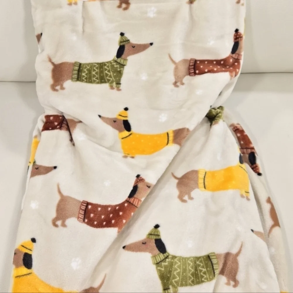Dachshund Weiner Weenie Winter Dog Sweater And Hats Plush Throw Blanket